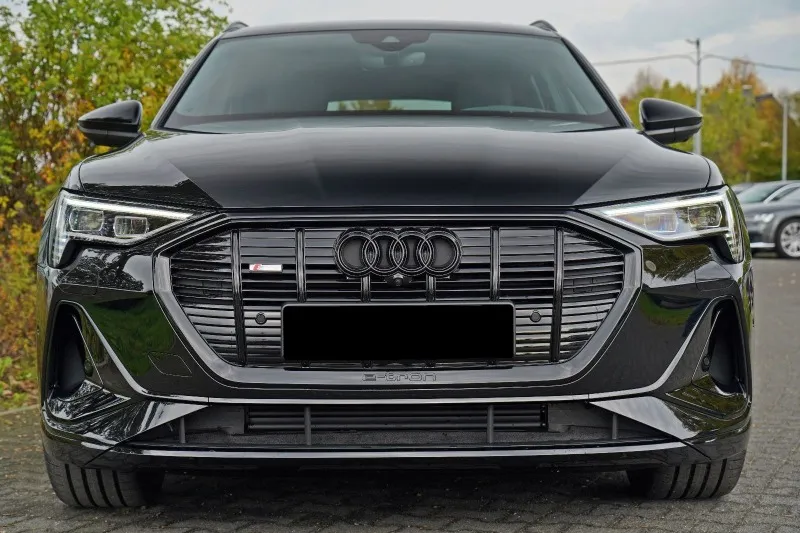 Audi E-Tron 55 Quattro S-line =Black Edition= Carbon Гаранци Image 2